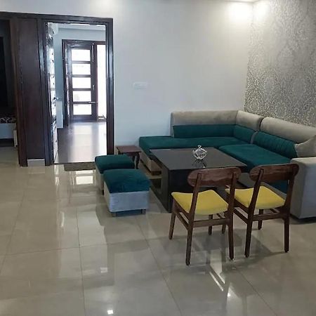 Homistay 1 Bhk Panchkula Bagian luar foto